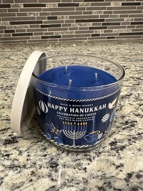 Bath & Body Works: 14.5 Oz 3-Wick Candle: Happy Hanukkah Celebration Of Lights